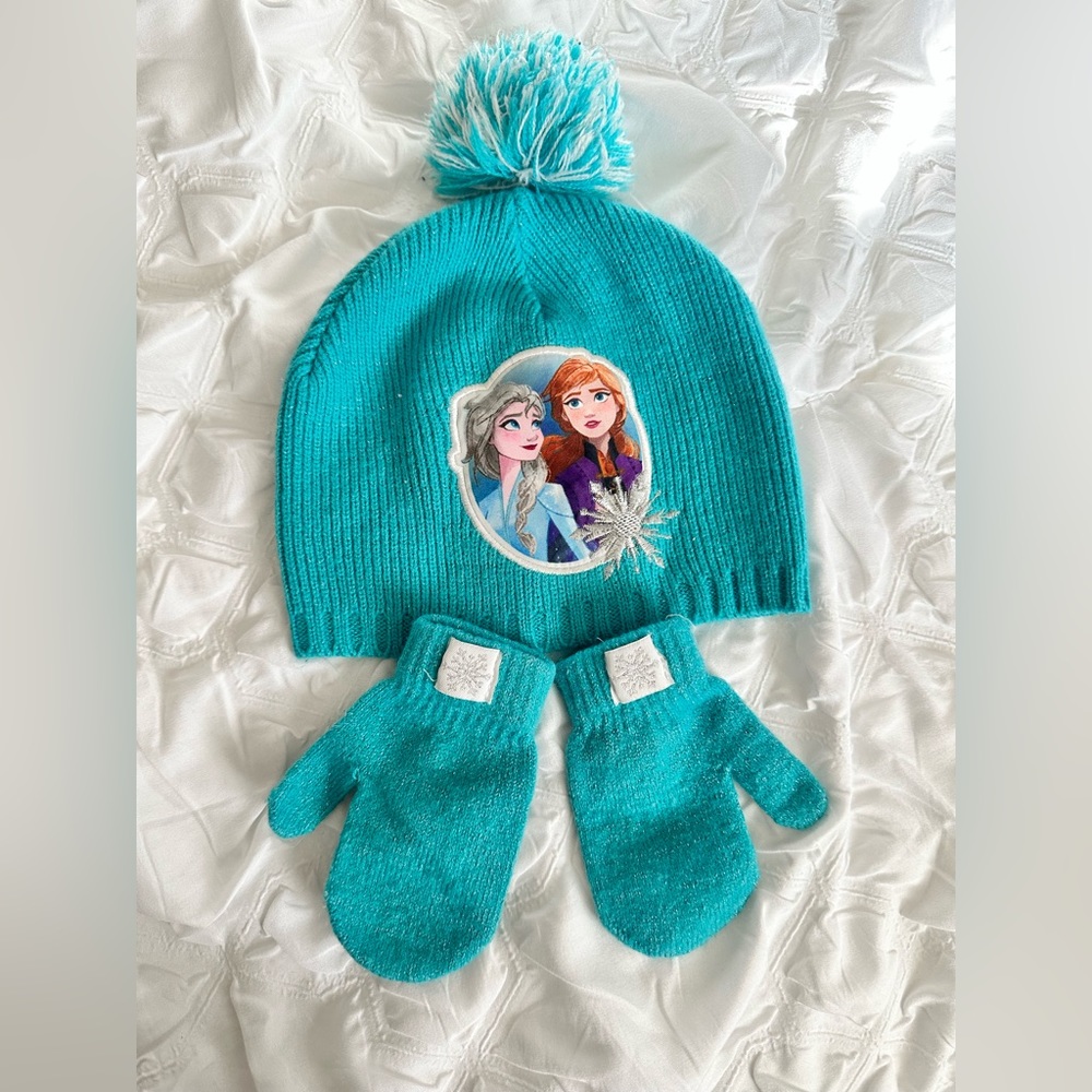 Frozen toddler hat and mittens